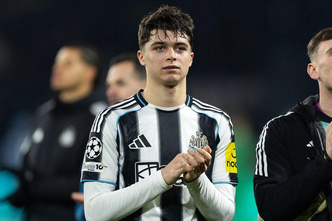 PSG dan Tiga Raksasa Premier League Berebut Lewis Miley, Bayern Incar Anthony Gordon - Foto 1