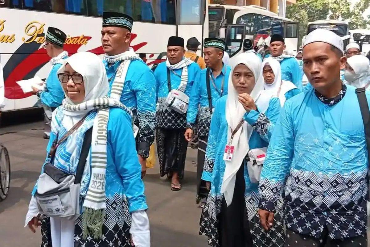 Konflik Timur Tengah Picu Kecemasan Sukri Jemaah Haji Kloter 1 Probolinggo