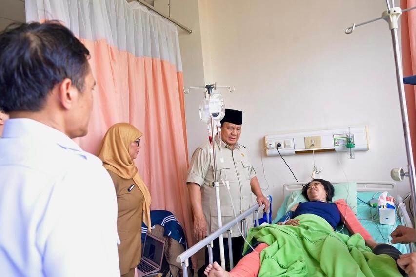 Jenguk Korban Kecelakaan Kereta, Presiden Prabowo Pastikan Investigasi dan Benahi Sistem Perlintasan Kereta