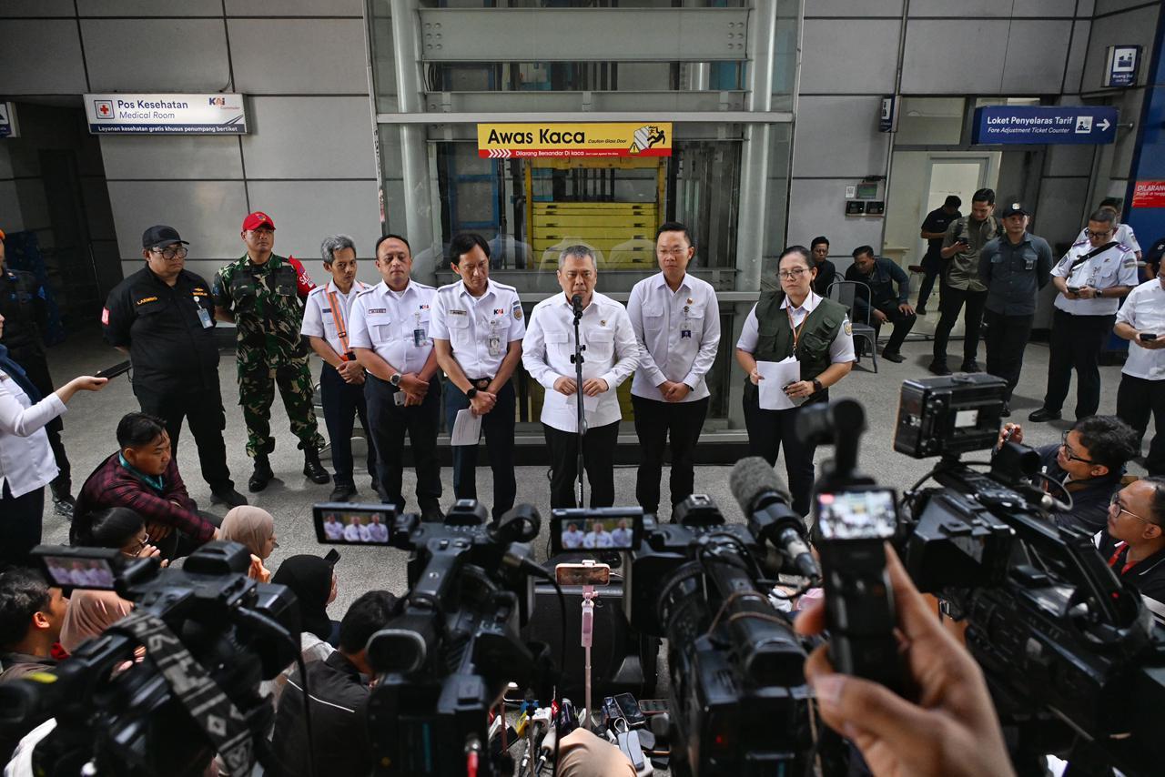 Stasiun Bekasi Timur Dibuka Kembali, Menhub Pastikan Keselamatan Penumpang setelah Kecelakaan Kereta