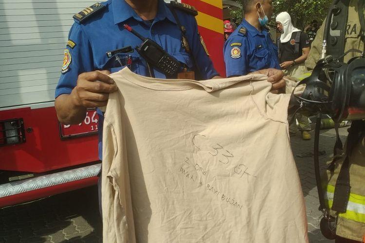Kebakaran Apartemen Mediterania: Ayah dan Bayi Selamat Berkat Pesan Darurat di Baju 