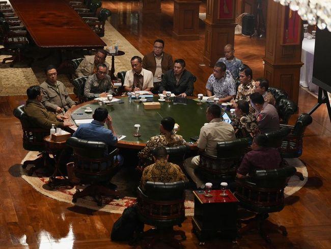 Prabowo Gelar Ratas di Hambalang, Fokus pada Isu Pendidikan dan Keamanan