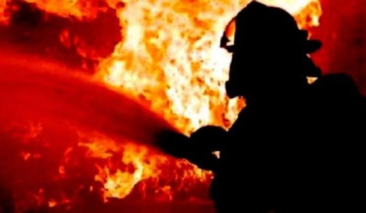 Kebakaran Gudang Kimia di Jakarta Barat Picu Ancaman Paparan Gas Beracun