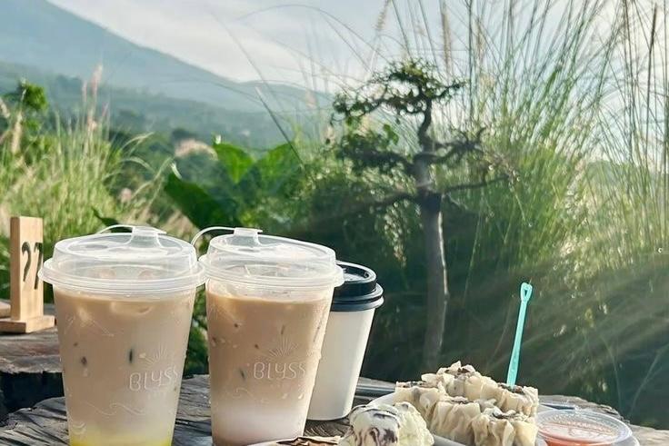 Ngopi dengan Pemandangan Estetik, Blyss Cafe jadi Tempat Nongkrong Favorit di Batu
