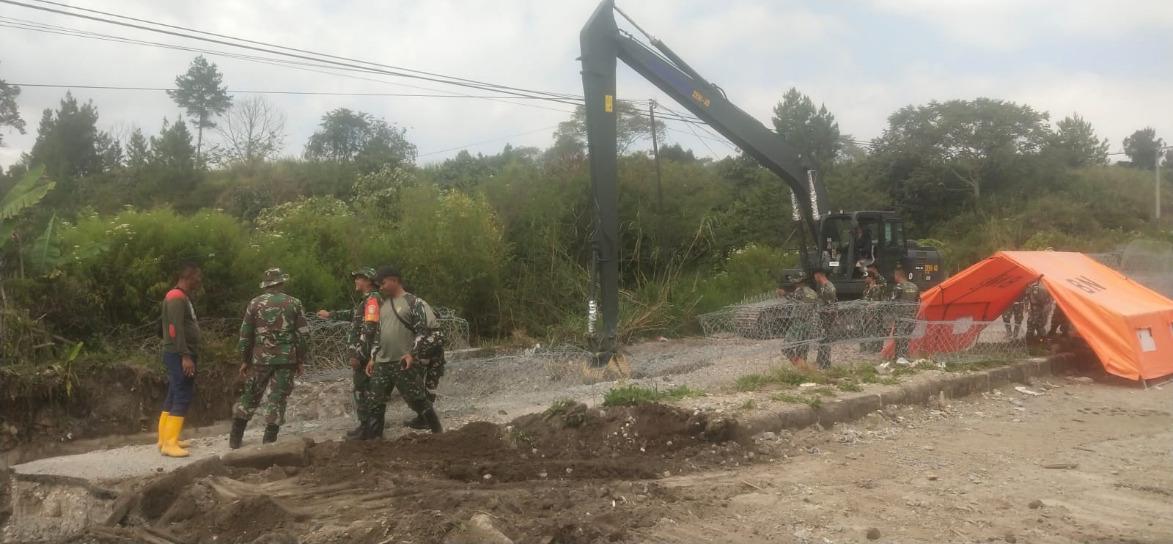 TNI Percepat Pulihkan Akses Warga Bener Meriah, Pembangunan Jembatan Bailey Karang Rejo Dikebut, - Foto 1