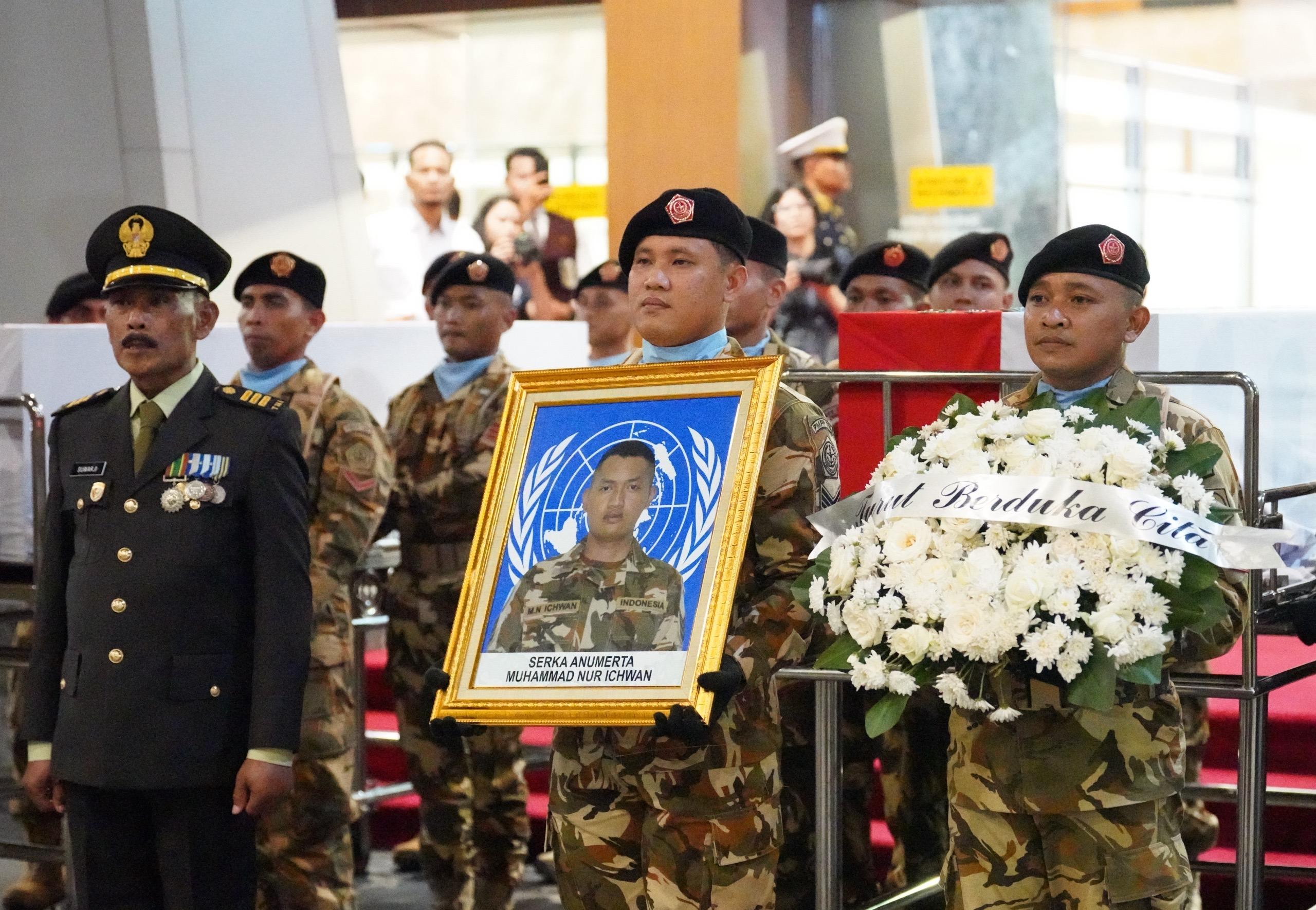 Kasad Pimpin Pelepasan Tiga Jenazah Prajurit TNI Satgas UNIFIL - Foto 1