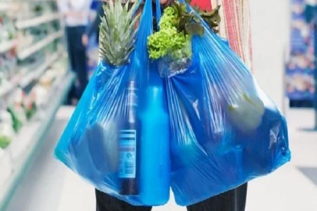 Harga Plastik Naik Drastis, UMKM Tertekan di Tengah Gejolak Global