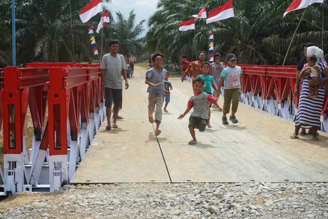 Jembatan Modular TNI AD Pulihkan Akses Vital Aceh Tamiang - Foto 1