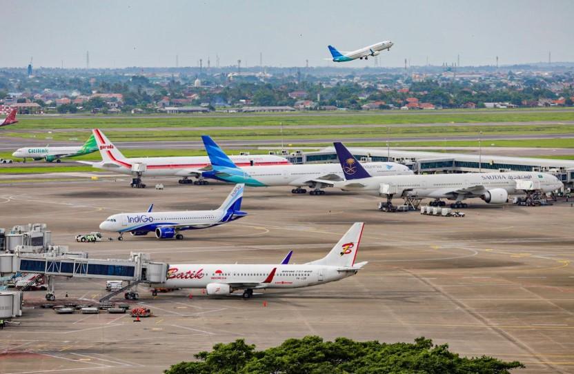 Harga Avtur Naik Signifikan, Pemerintah Hapus Bea Masuk Suku Cadang Pesawat - Foto 1