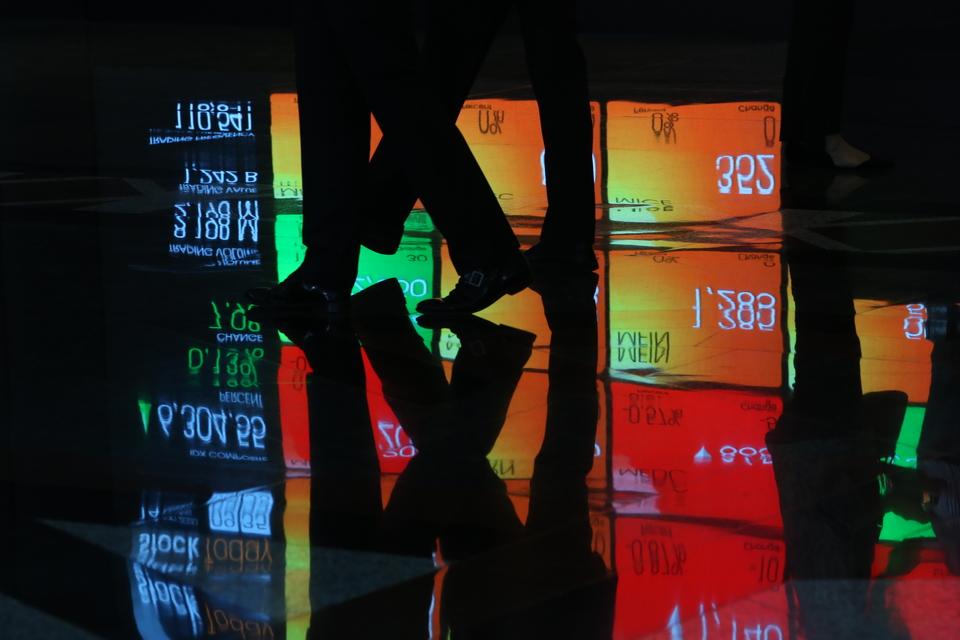 IHSG Melemah, Tertekan Sentimen Global dan Aksi Jual Investor