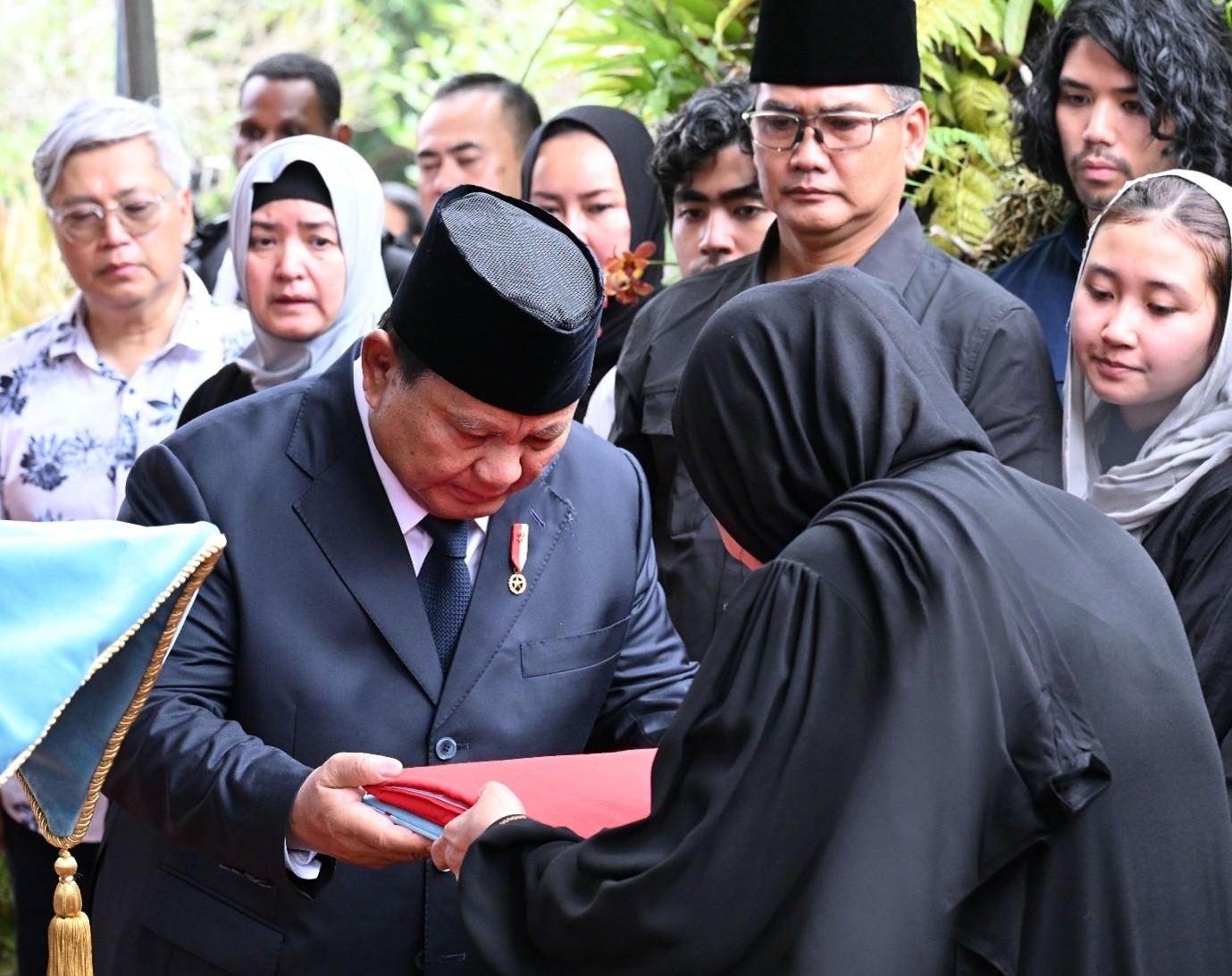 Pengabdian Panjang Almarhum Jenderal TNI (Purn.) Try Sutrisno untuk Bangsa dan Negara