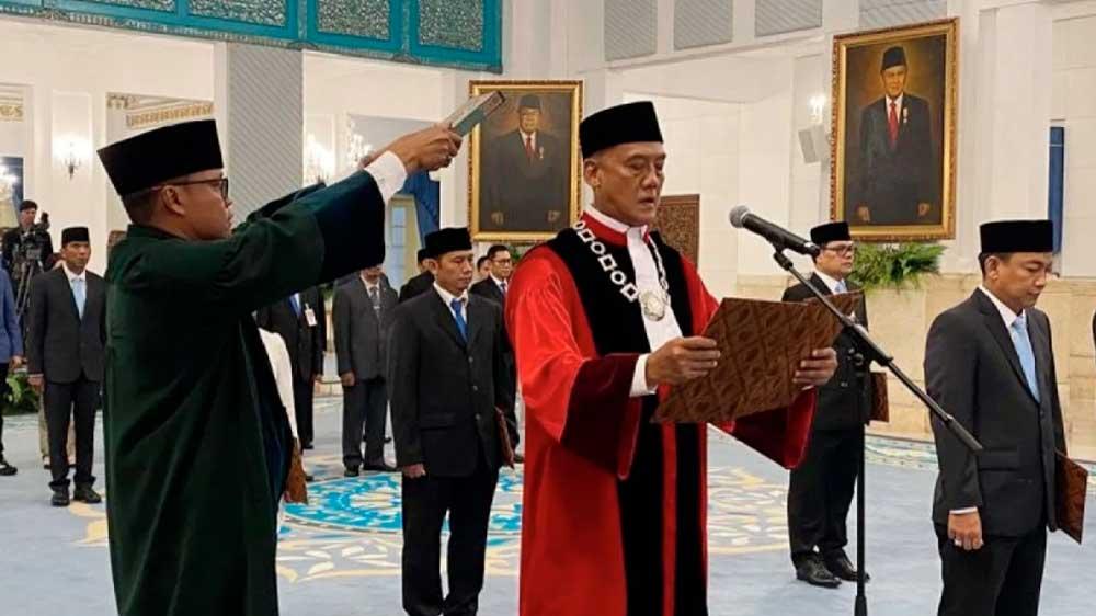 Isi Kursi Anwar Usman, Liliek Prisbawono Adi Resmi Dilantik sebagai Hakim MK