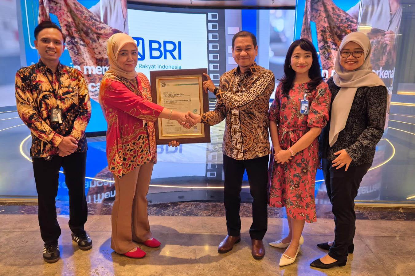 Perkuat Layanan Nasabah, BRI Jadi Bank Pertama Bersertifikasi ISO/IEC 25000