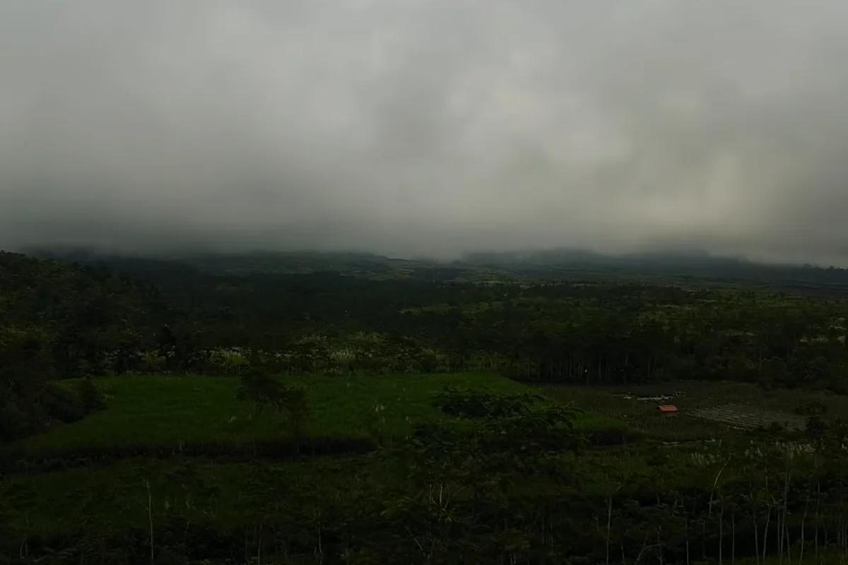 Semeru Luncurkan Awan Panas, BPBD Wanti-Wanti Ancaman Banjir Lahar