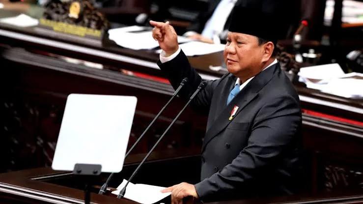 Prabowo Subianto Jadi Presiden Pertama yang Paparkan KEM-PPKF Langsung di DPR