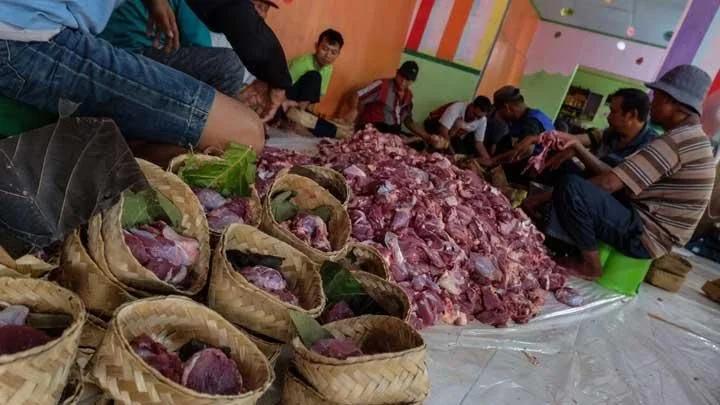 Aturan Pembagian Daging Hewan Kurban, Siapa yang Berhak Mendapatkan?