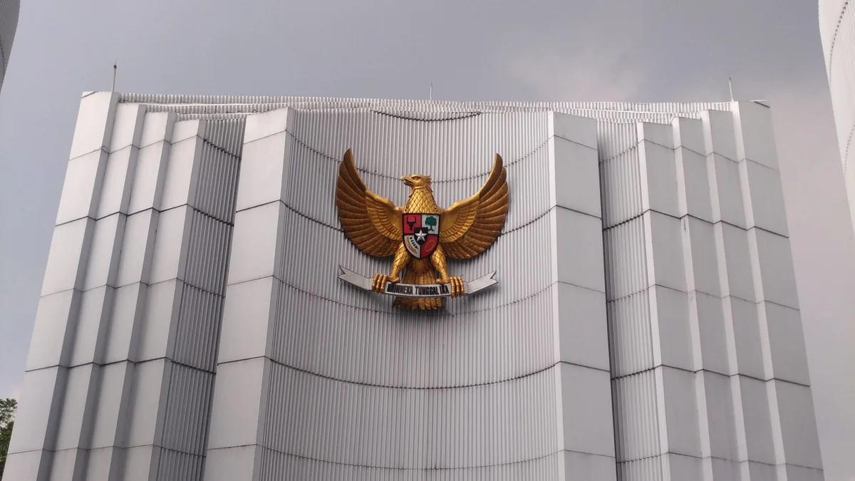 Pancasila dan Paradoks Hukum Formal di Indonesia