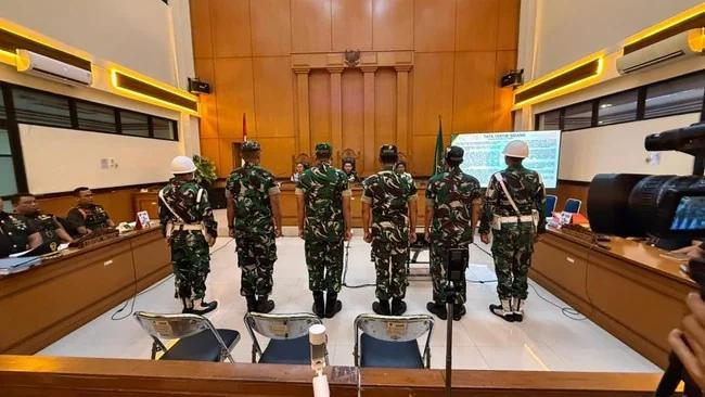 Empat Oknum TNI Pelaku Penyiraman Air Keras Aktivis KontraS Dituntut 2,6 Tahun Penjara 