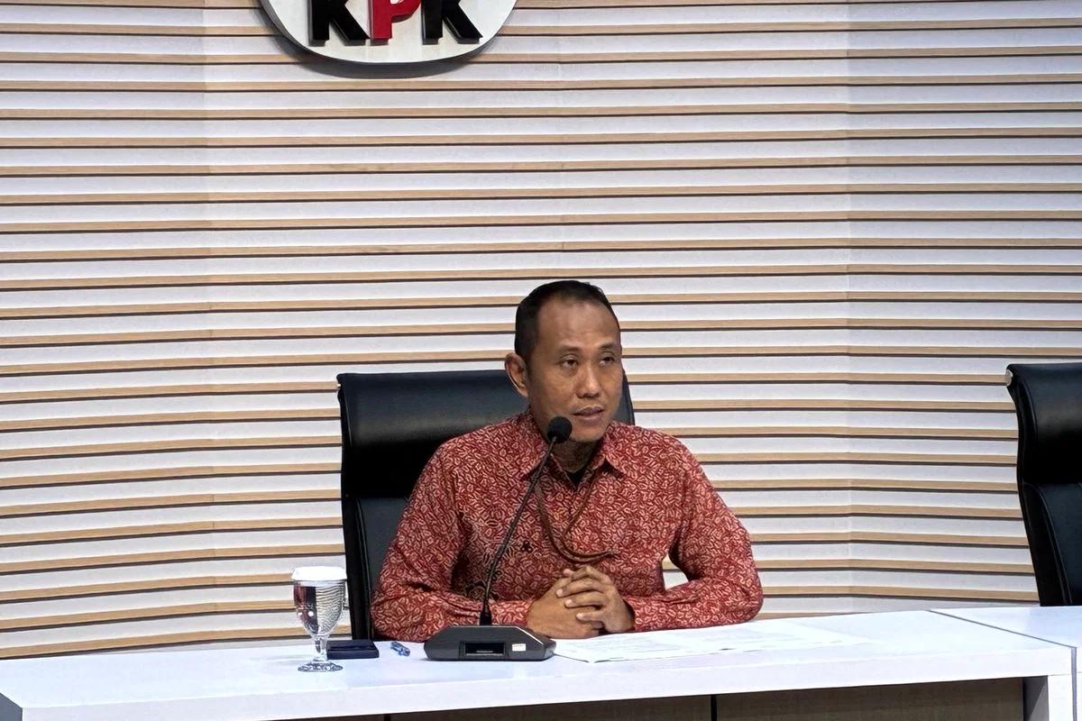 KPK Resmi Tahan Tiga Tersangka Korupsi Proyek Digitalisasi SPBU BUMN