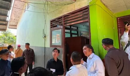 Belajar di Tengah Pengungsian, Anak-Anak NTT Berusaha Kembali Menjalani Hari