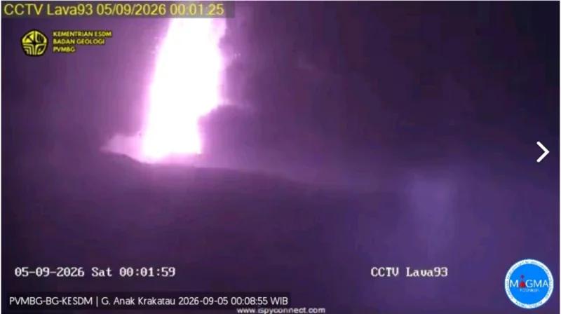 Gunung Anak Krakatau Erupsi, Warga Diminta Menjauh Radius Tiga Kilometer