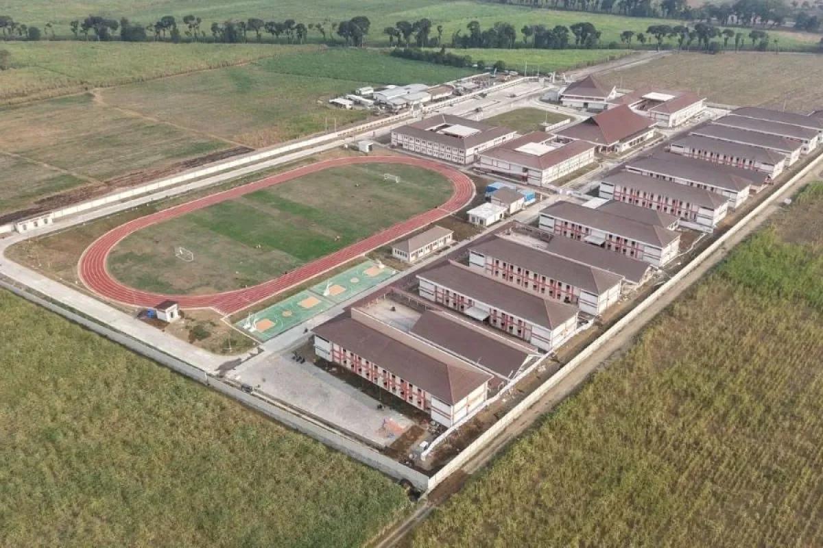 PU Bangun Lapangan Sepak Bola Internasional di 25 Sekolah Rakyat Indonesia