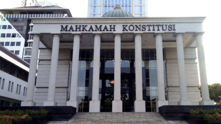 Syarat Ijazah Gibran Dipersoalkan, MK Gelar Sidang Malam Ini