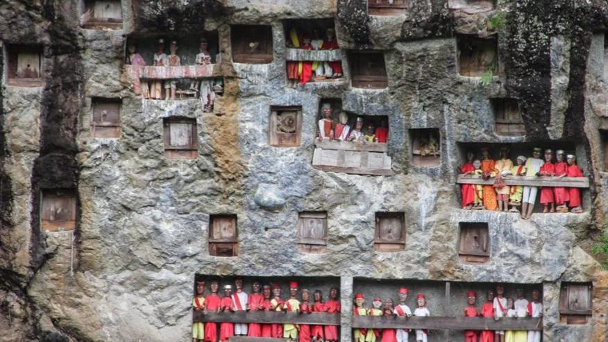 Makam Tebing Toraja Terbakar, Ratusan Peti Jenazah Terdampak 