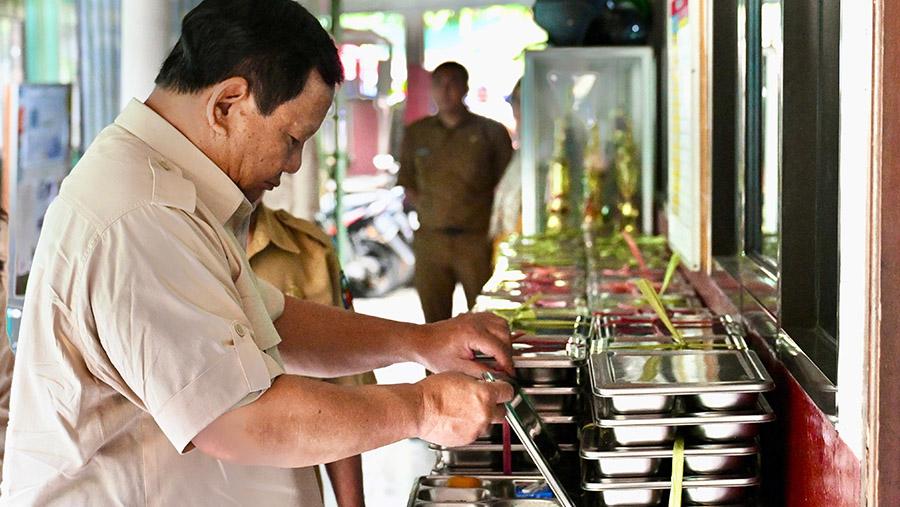 Prabowo Klaim Pasar Pindah ke Kampung, MBG Putar Rp10,8 Miliar di Desa