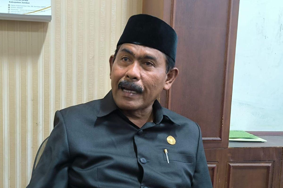 Badan Kehormatan DPRD Jember Memberikan Pandangan Terkait Polemik Anggota Legislatif yang Merokok saat Rapat