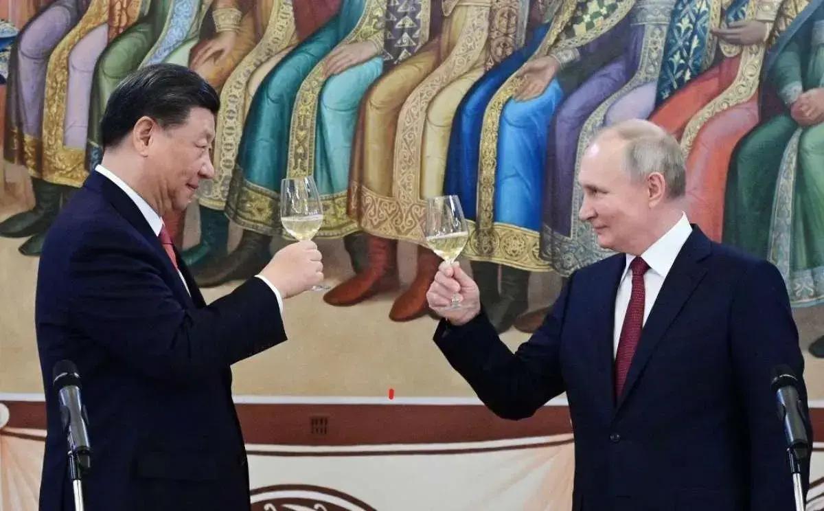 Putin Diundang Xi, Rusia-China Perkuat Pengaruh Lewat Pendidikan