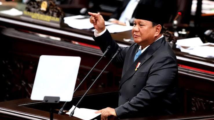 Prabowo Subianto Jadi Presiden Pertama yang Paparkan KEM-PPKF Langsung di DPR