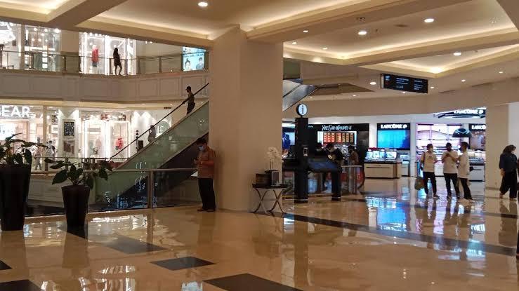 Dolar AS Menguat, Pengunjung Mal Turun hingga 20 Persen