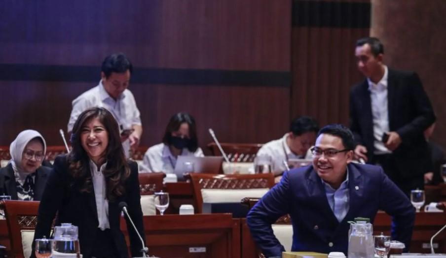 Kemenkomdigi Kaji Wajib Daftar Nomor HP untuk Registrasi Media Sosial