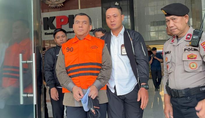 Dua Pejabat Tinggi Terseret Kasus Korupsi dalam 48 Jam, Pemerintah Diuji - Foto 1