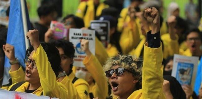 Mahasiswa Masih Bertahan di Jalanan Jakarta, Aksi Berlanjut hingga Malam Hari