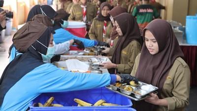 Mendikdasmen Abdul Mu'ti Pastikan MBG Tetap Berjalan dan Buka Peluang Libatkan Kantin Sekolah