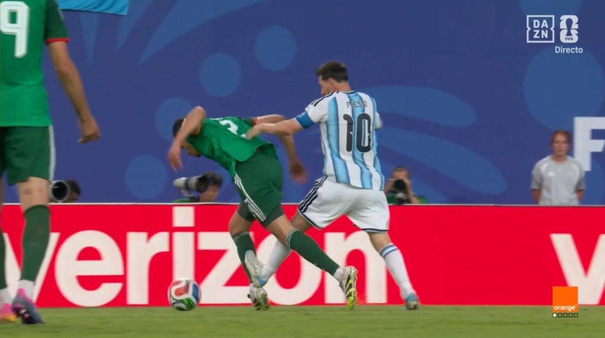 Mental Juara Bertahan, Argentina  Libas Aljazair 3-0 - Foto 1