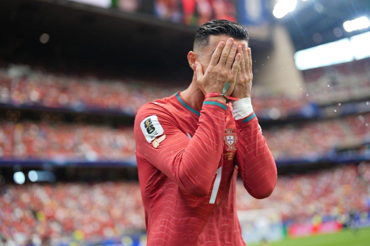 Inggris Pesta Gol, Portugal Tertahan, dan Kemenangan Dramatis Ghana - Foto 1