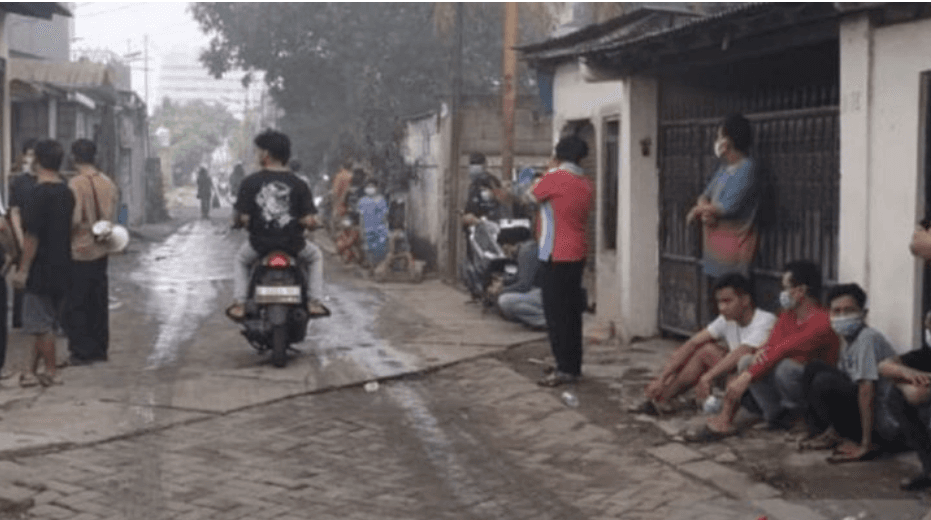 Penyebab Kebakaran Pabrik Sandal di Tangerang Masih Diselidiki, PMI-BPBD-Tim Medis Layani Dampak Warga Terpapar Asap