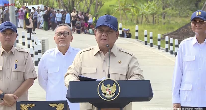 Beri Sambutan Hangat di Sampang, Prabowo Resmikan 1151 KM Jalan Daerah