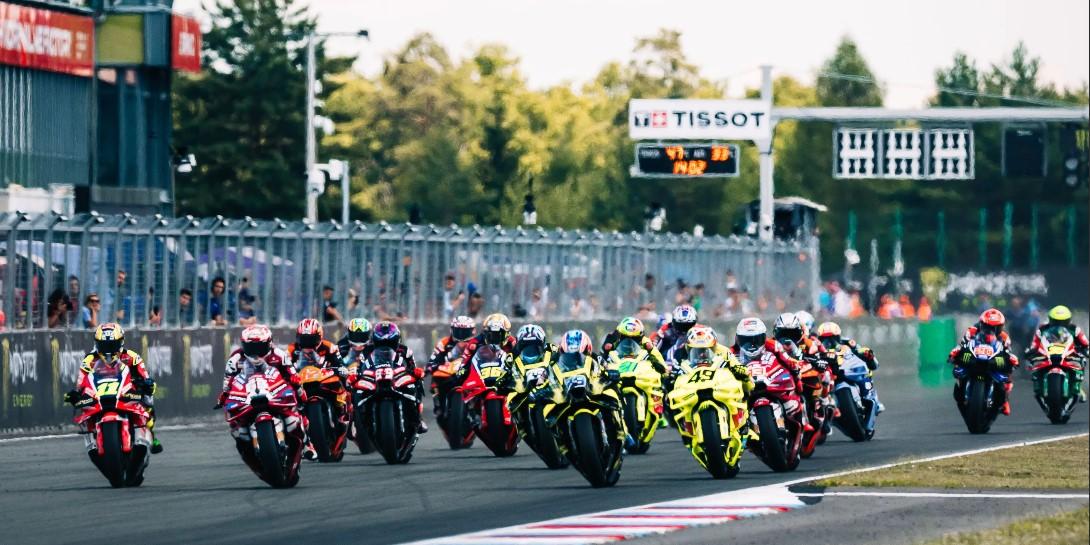 MotoGP Resmi Ubah Regulasi: Holeshot Device Dilarang, Jarak Grid Diperlebar, dan Kuota Motor Pabrikan Dibatasi Mulai Musim 2028