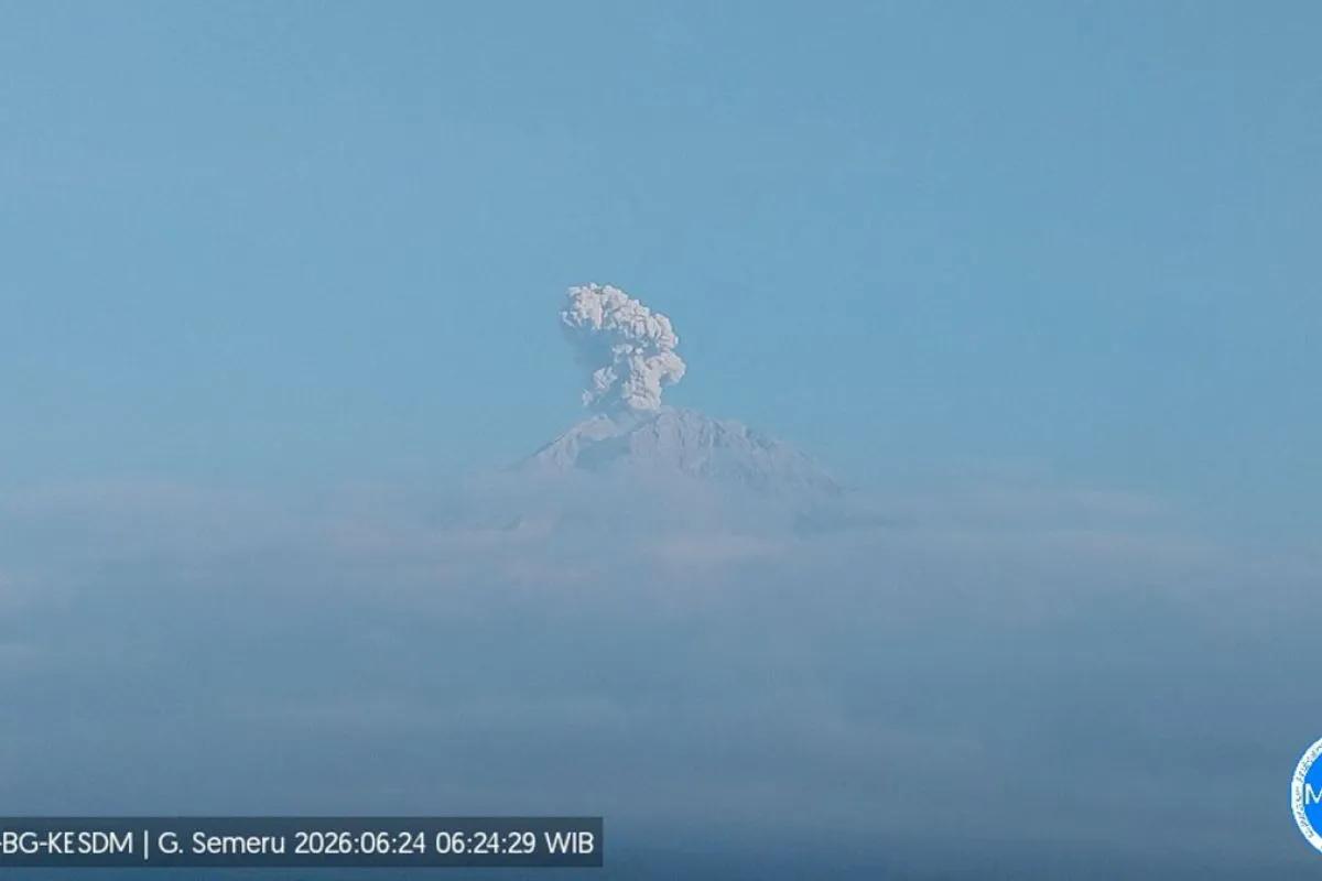 Gunung Semeru Kembali Erupsi, Semburkan Abu Sekitar 600 Meter