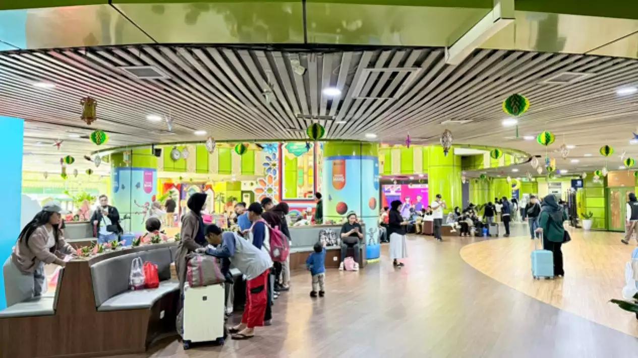 Tidak hanya Layani KA Jarak Jauh, Beautifikasi Stasiun Gambir Bakal Layani KRL