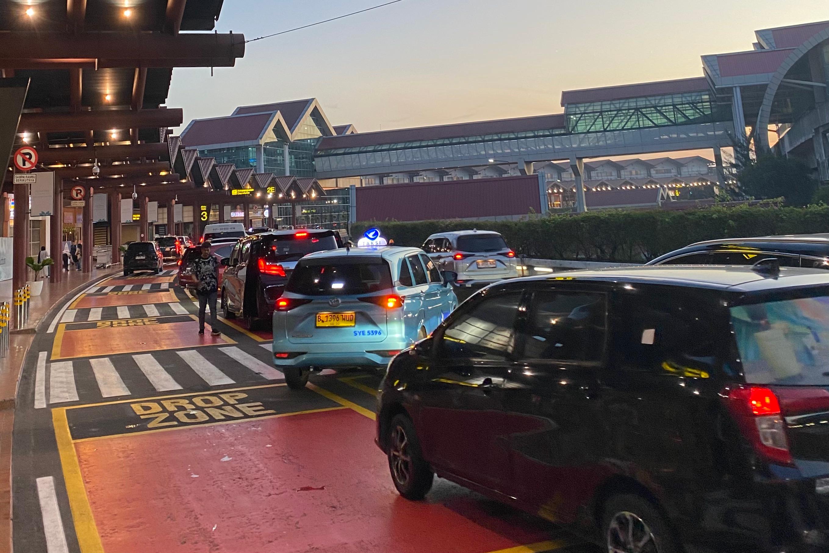 Mulai Berlaku pada 1 Juli 2026, Jamaah Haji Khusus dan Umrah Wajib Lewat Terminal 2-F Bandara Internasional Soekarno-Hatta