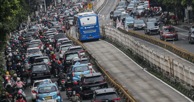 UPDATE: Pagi Jakarta Kembali Padat, Arus Kendaraan Tersendat di Cengkareng hingga Cakung