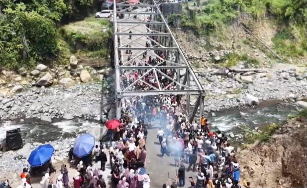 Patungan Rp1 Miliar, Warga Aceh Bangun Sendiri Jembatan Rusak yang Lama Terbengkalai