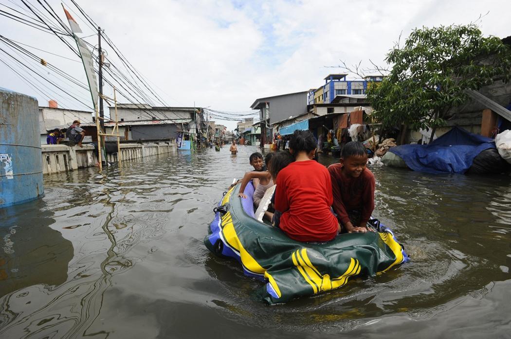 Waspada Fenomena Super New Moon, BMKG Ingatkan Potensi Banjir Rob