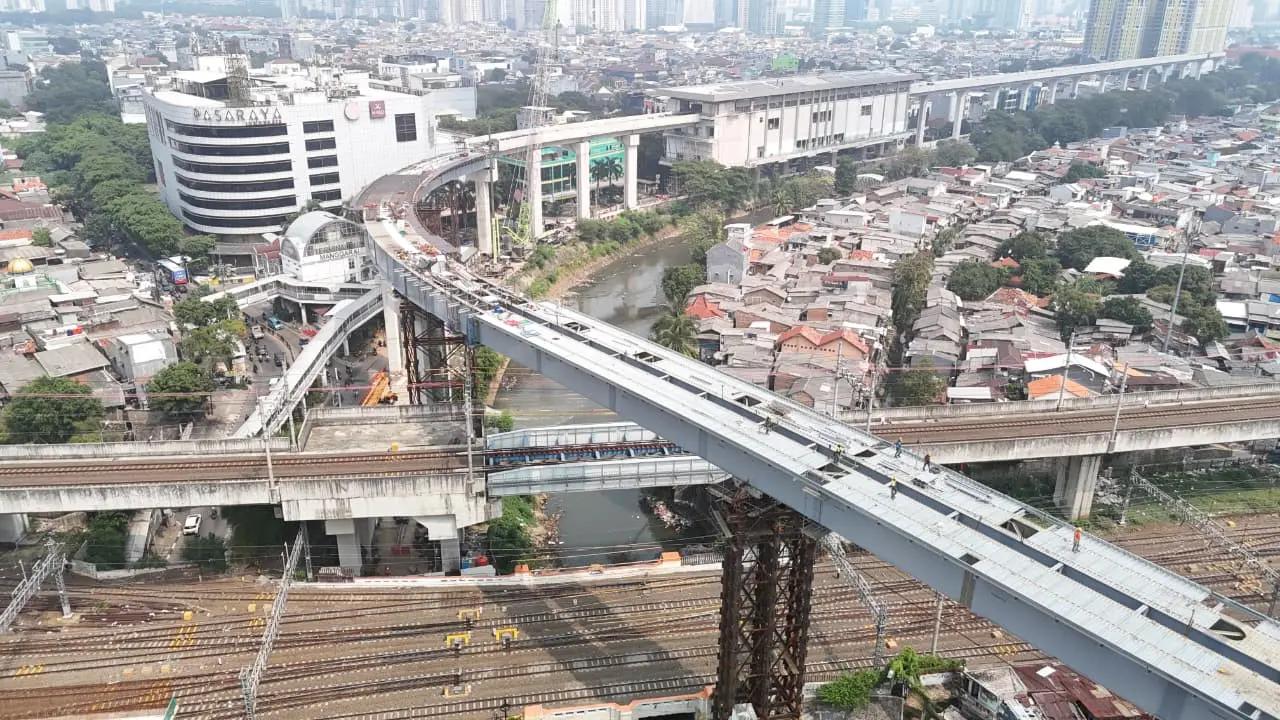 Pemasangan Girder Rampung 100 Persen, LRT Velodrome-Manggarai Siap Beroperasi Agustus 2026