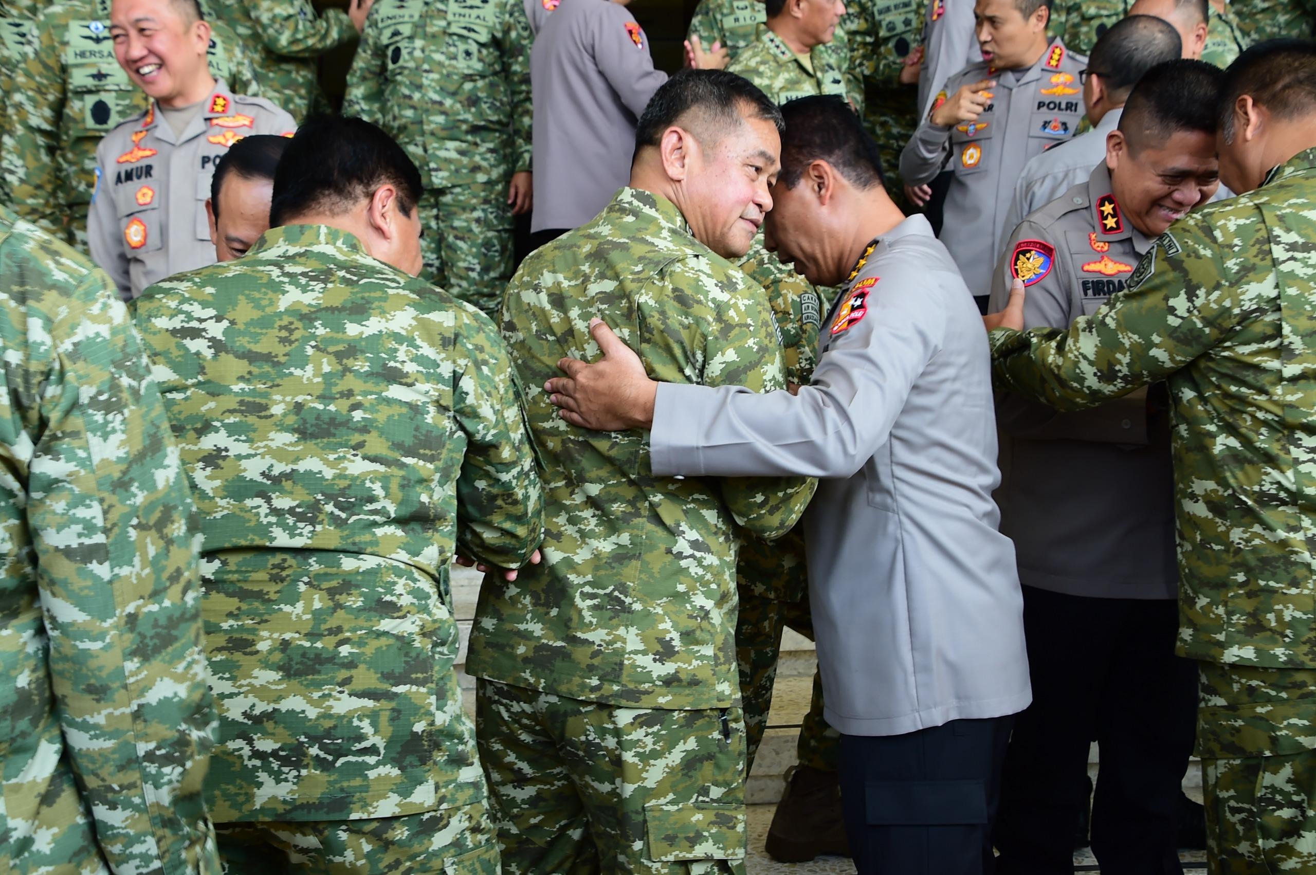 Kasad Dampingi Panglima TNI Terima Kunjungan Silaturahmi Kapolri di Mabes TNI